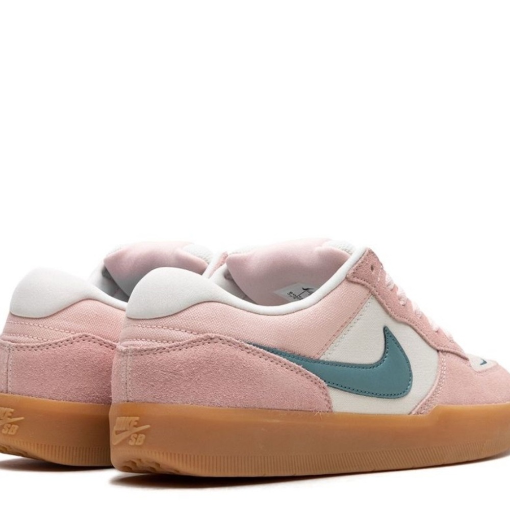 Nike Women's Pink and Teal Sneakers